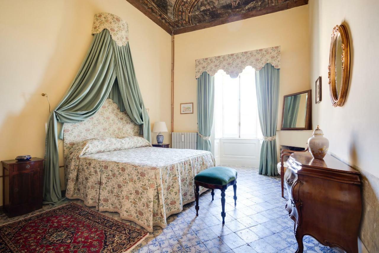 Castello Di Caccuri Suites Экстерьер фото