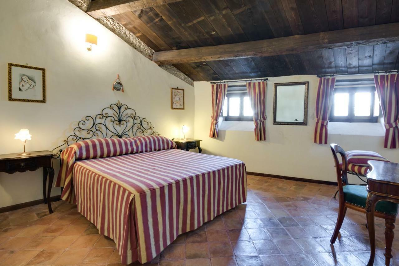 Castello Di Caccuri Suites Экстерьер фото