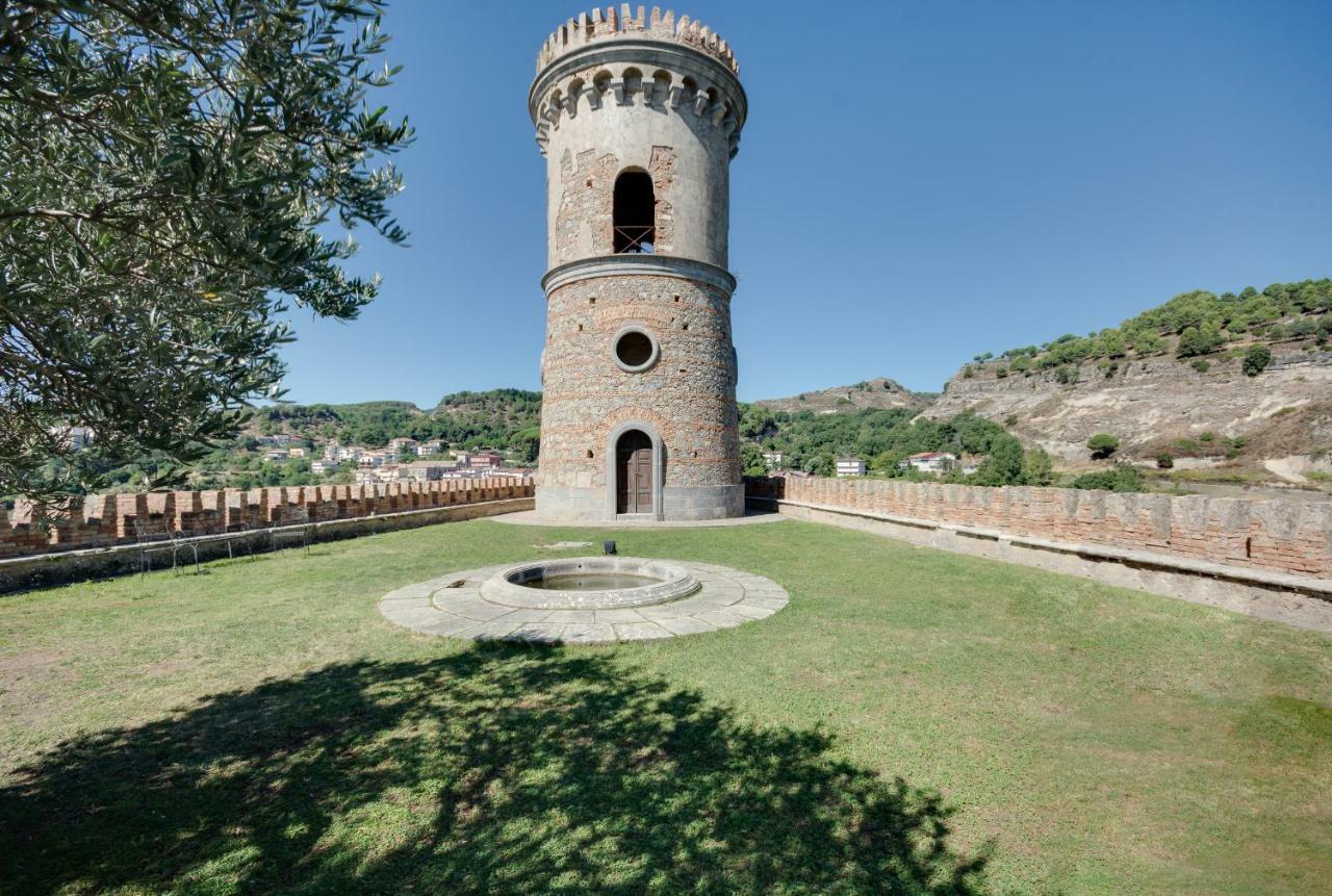 Castello Di Caccuri Suites Экстерьер фото