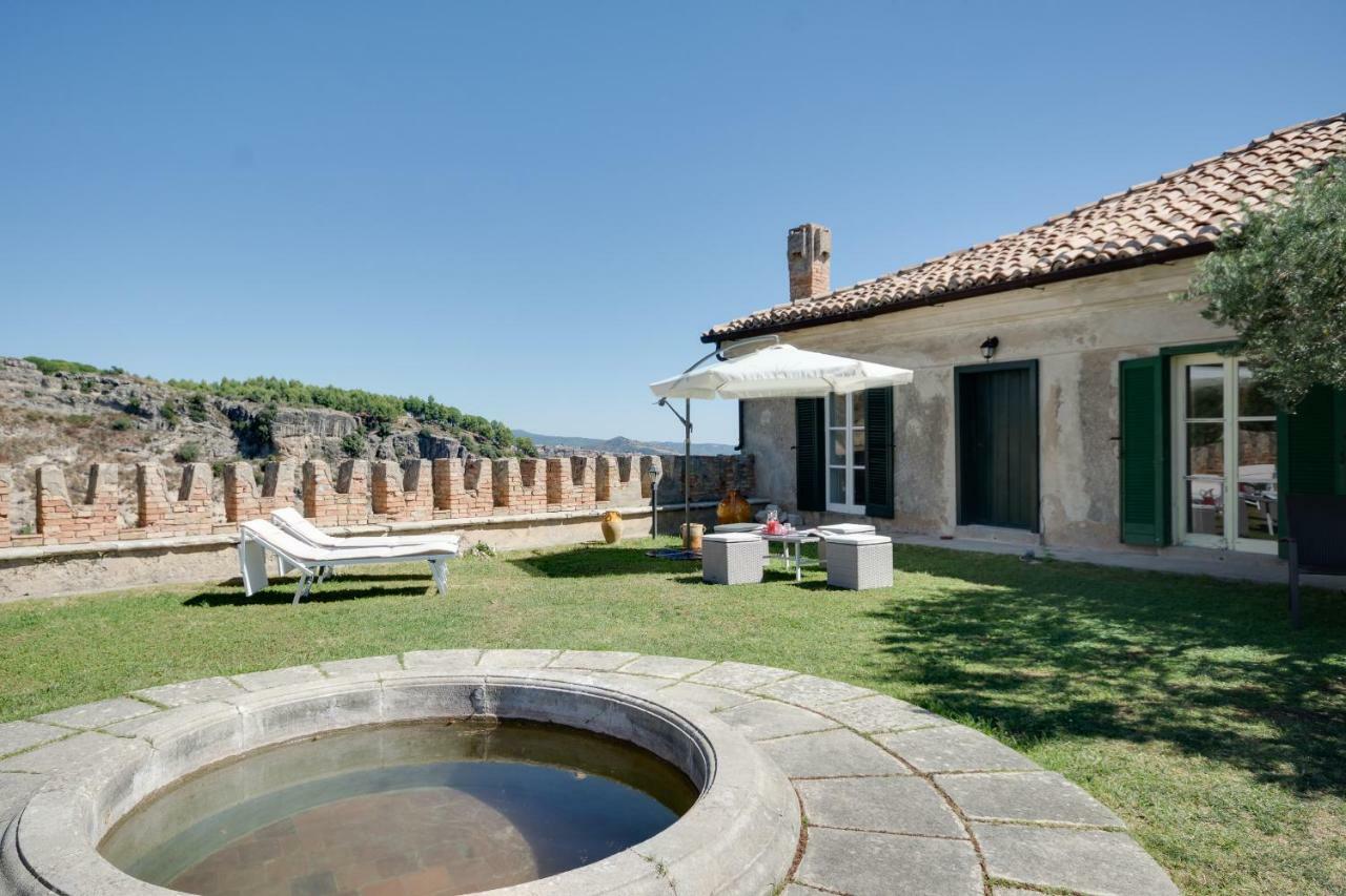 Castello Di Caccuri Suites Экстерьер фото
