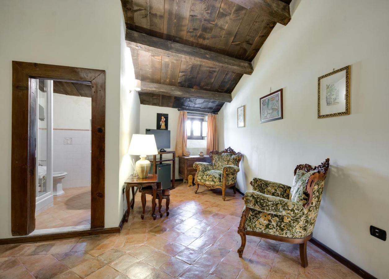 Castello Di Caccuri Suites Экстерьер фото